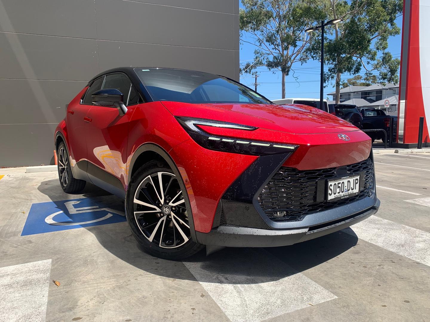 2025 Demo Toyota C-HR ZYX20R