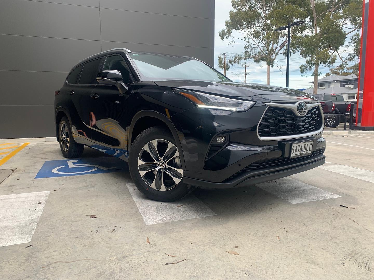 2025 Toyota Kluger GXL — photo 1