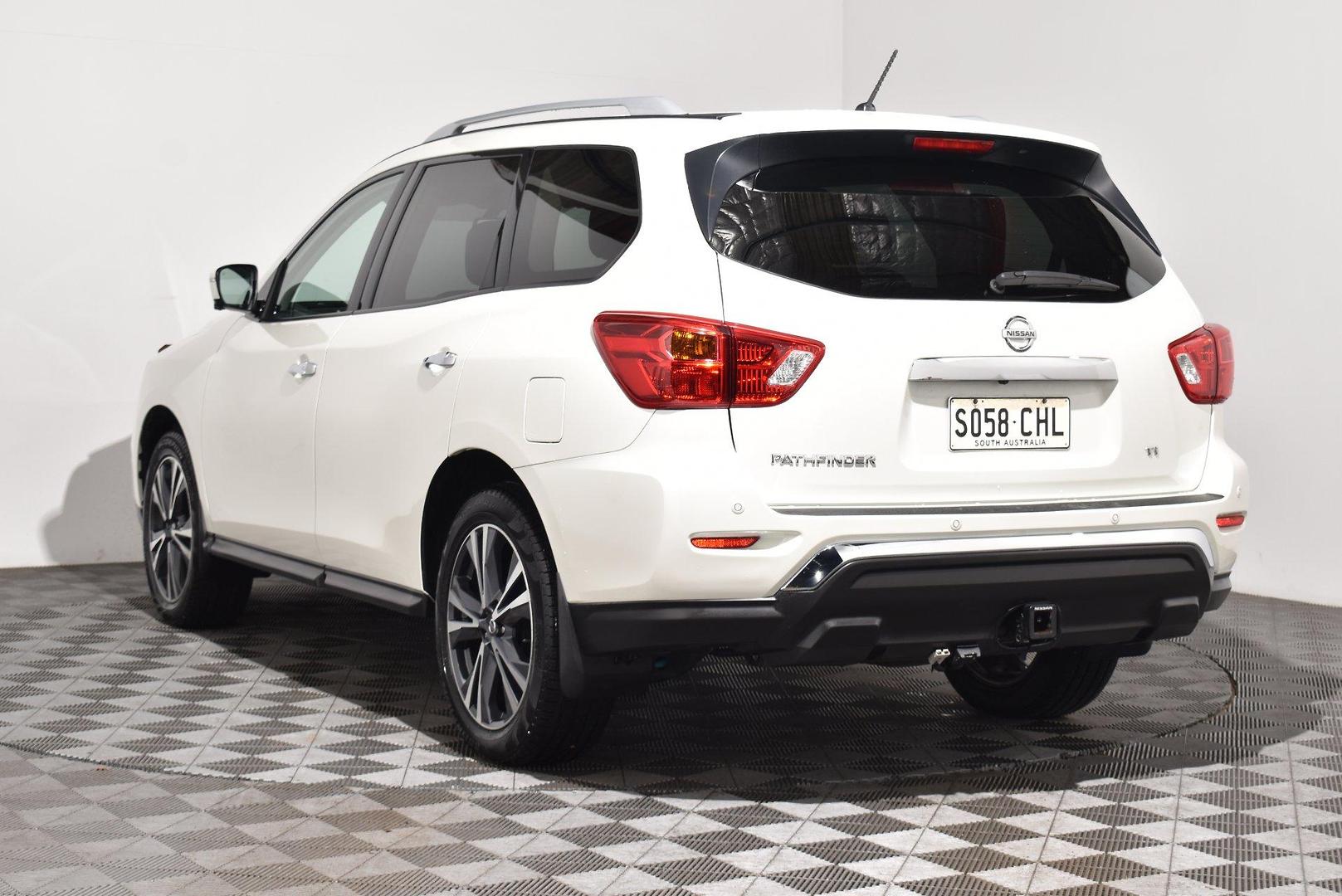 2020 Nissan Pathfinder Ti — photo 14