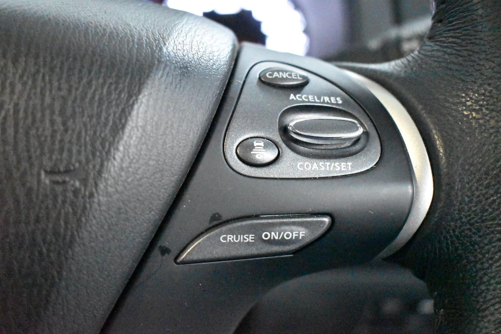 2020 Nissan Pathfinder Ti — photo 22