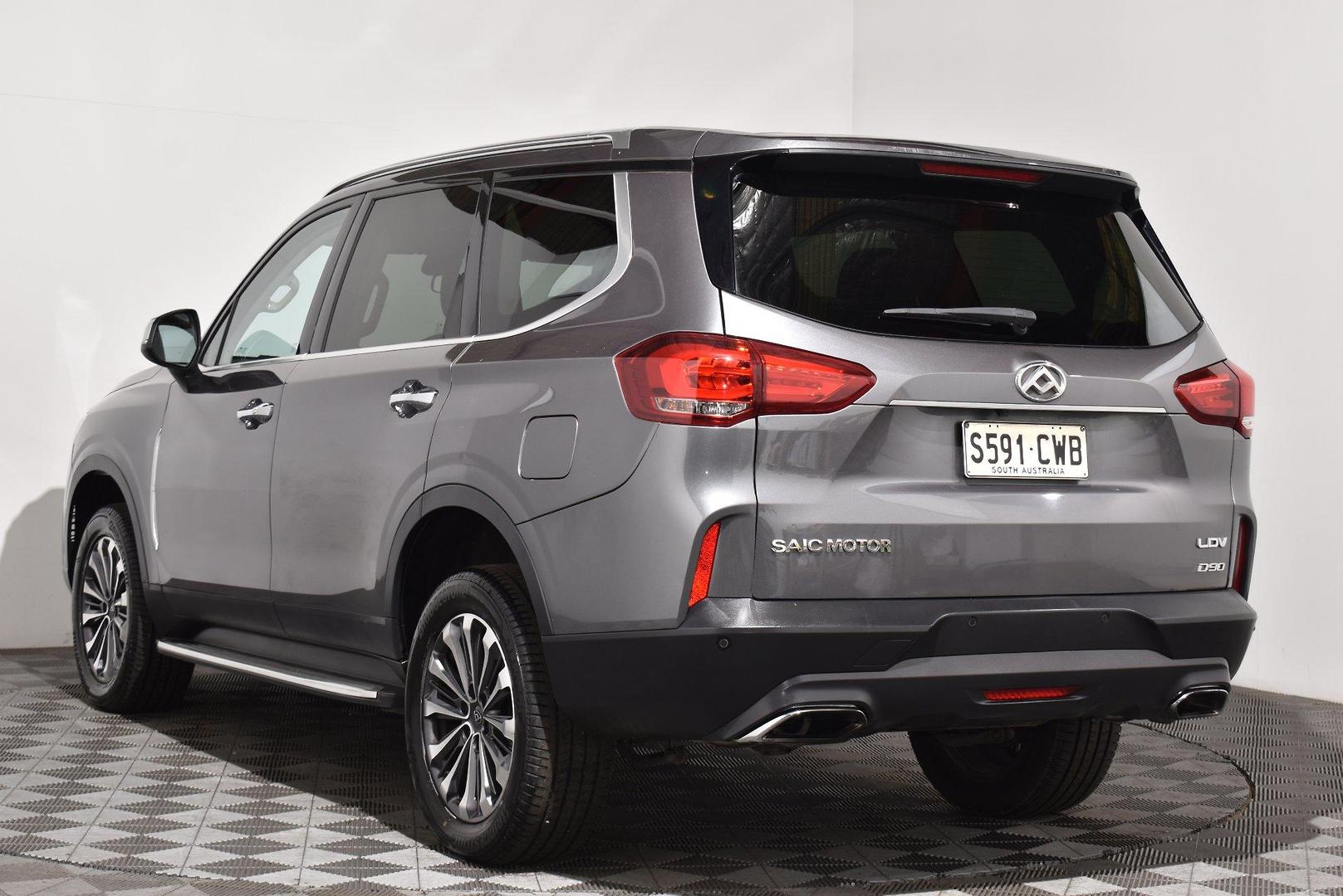 2022 LDV D90 Executive — photo 2