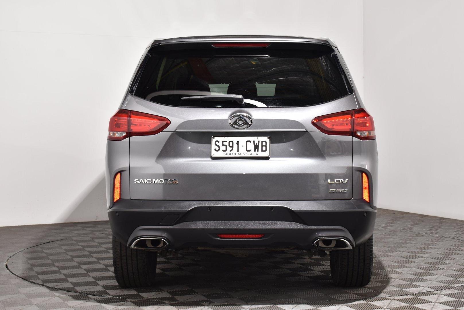 2022 LDV D90 Executive — photo 4