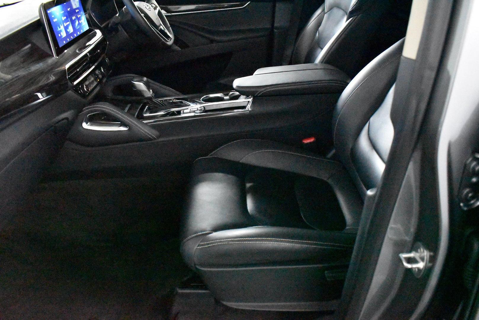 2022 LDV D90 Executive — photo 7