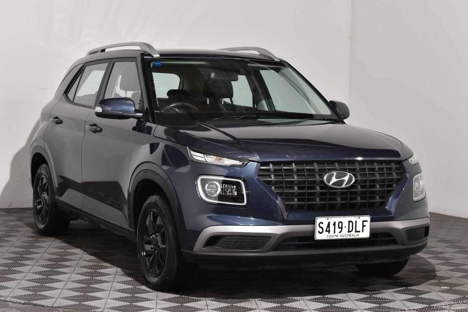 2020 Hyundai Venue Active — photo 1