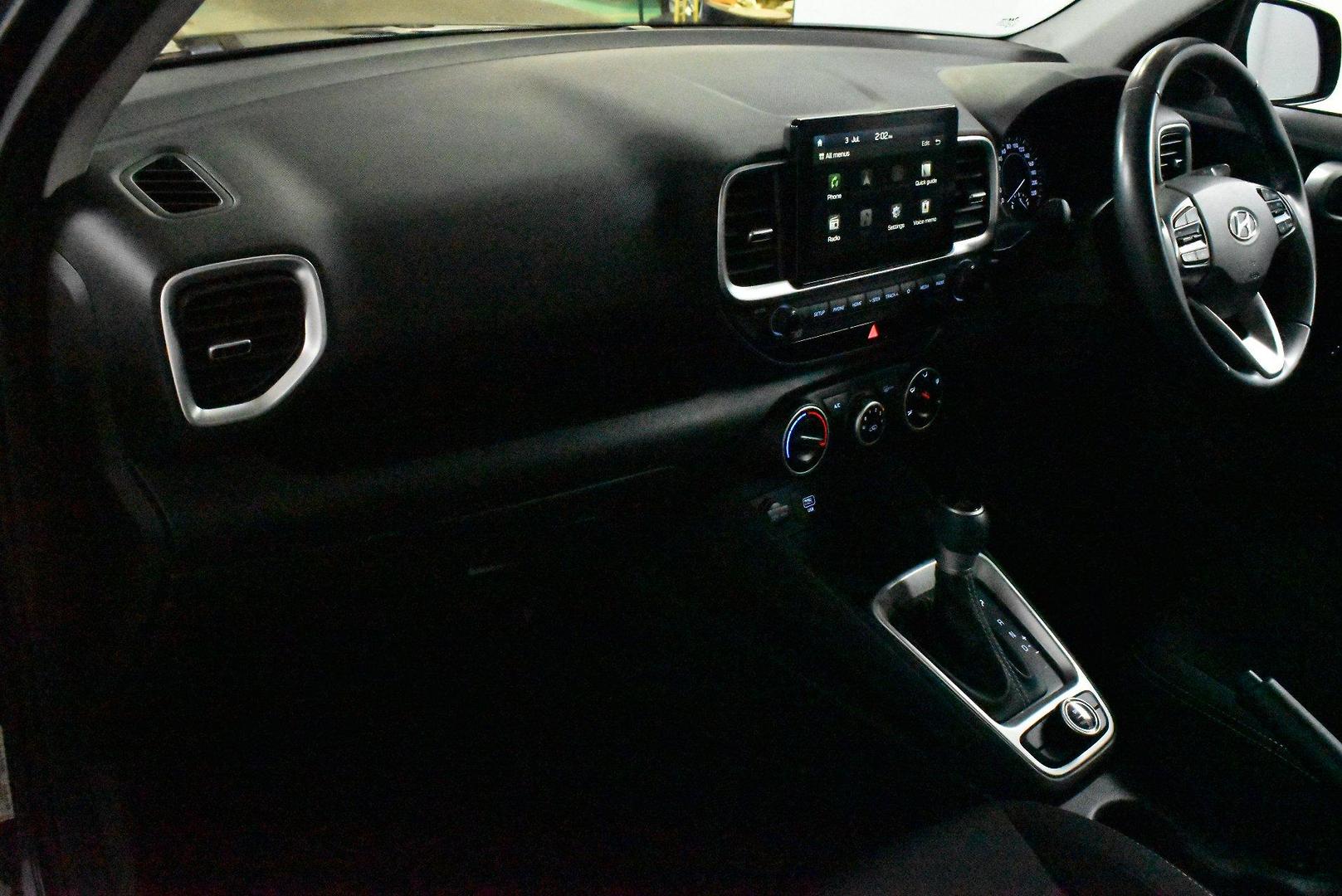 2020 Hyundai Venue Active — photo 6