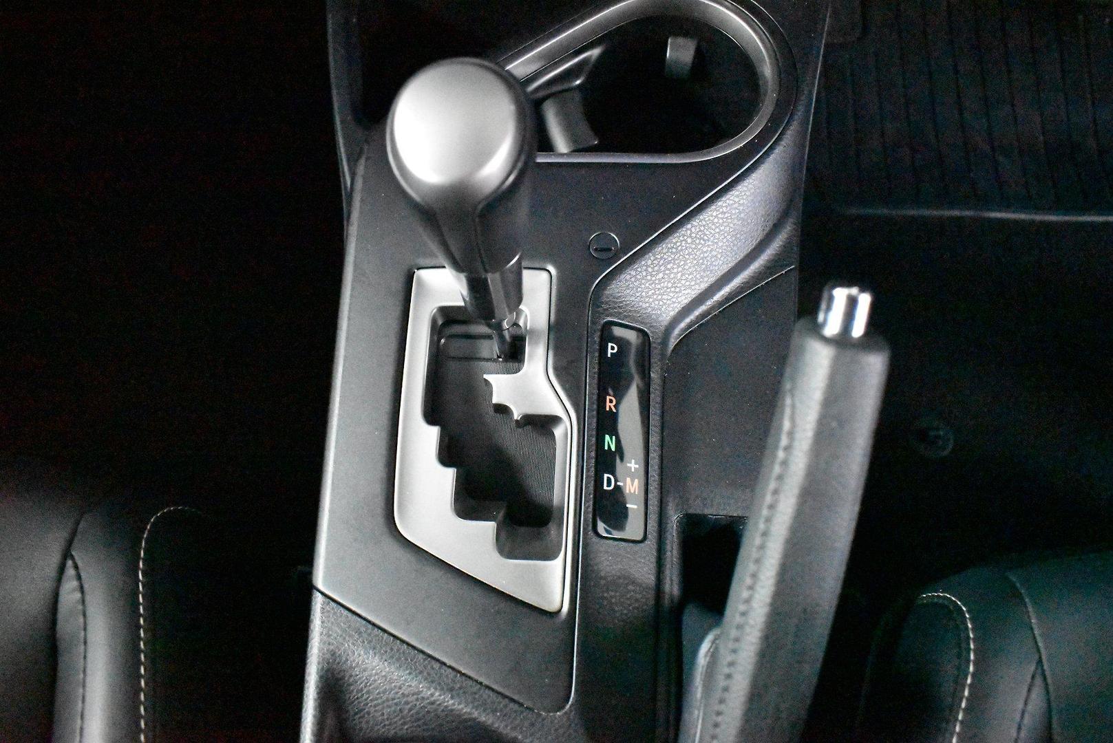2018 Toyota RAV4 GXL — photo 18