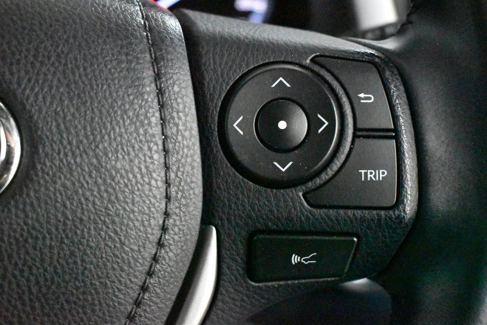 2018 Toyota RAV4 GXL — photo 20