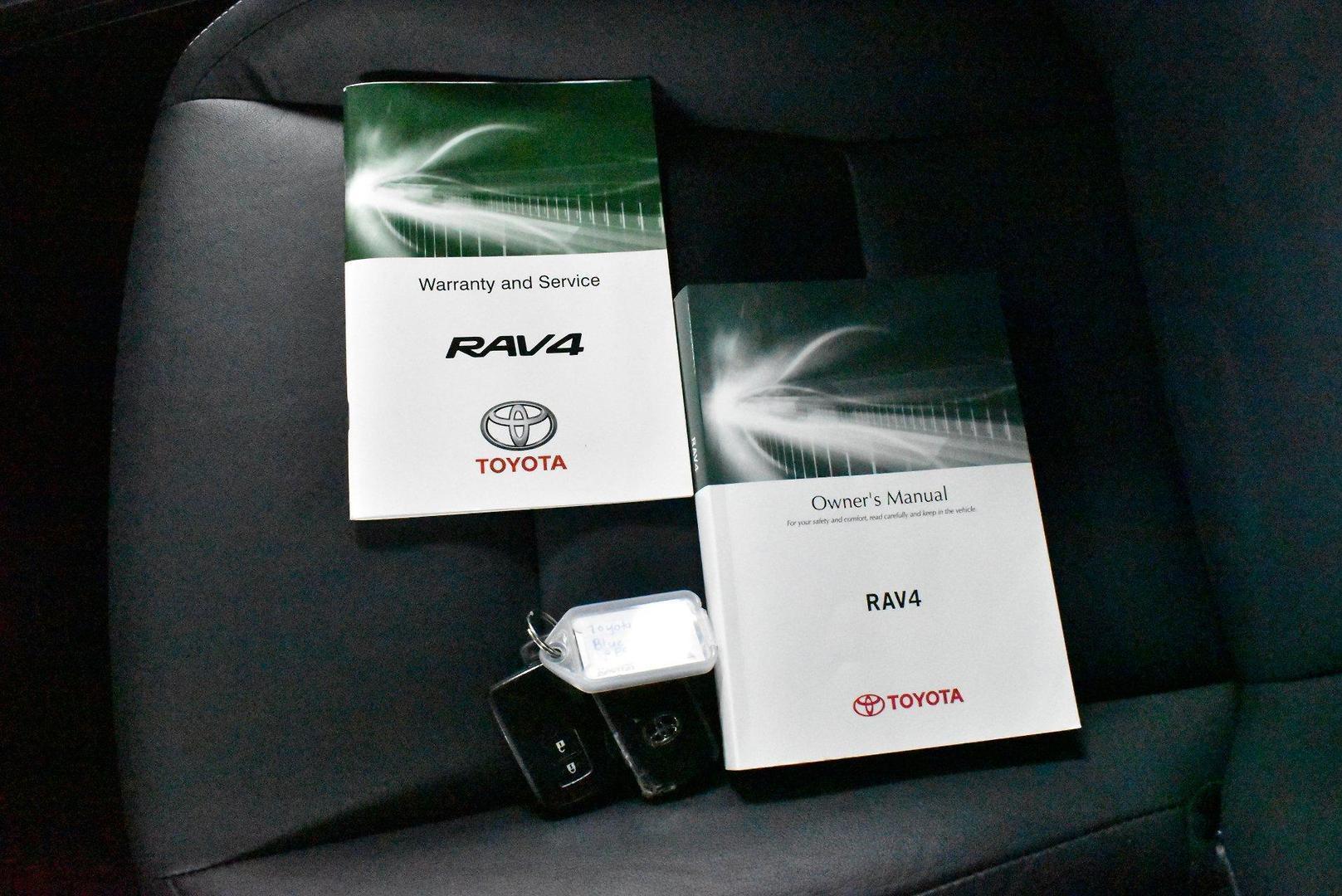 2018 Toyota RAV4 GXL — photo 23