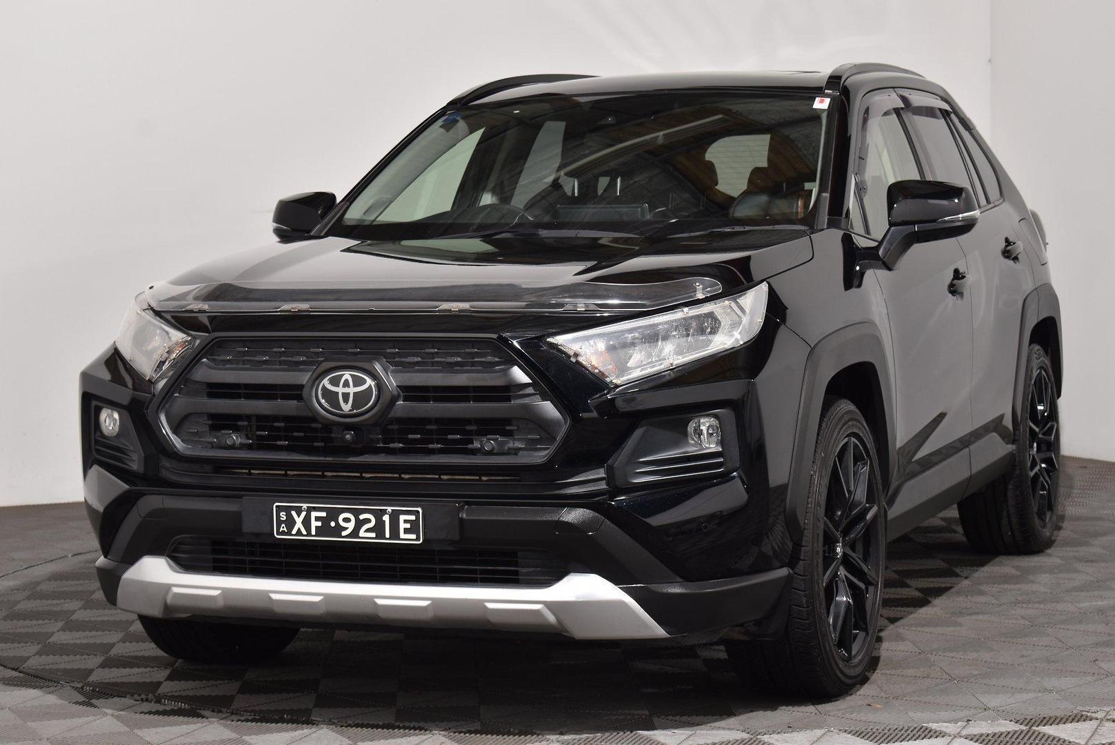 2020 Toyota RAV4 Edge — photo 13
