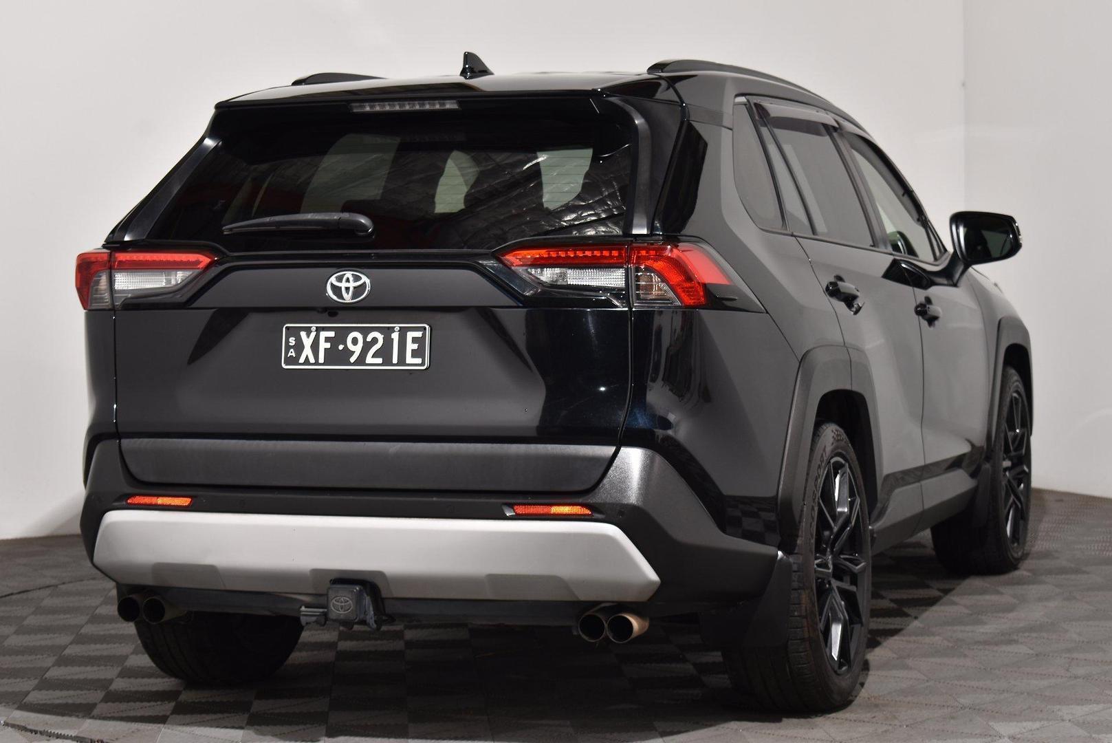 2020 Toyota RAV4 Edge — photo 14