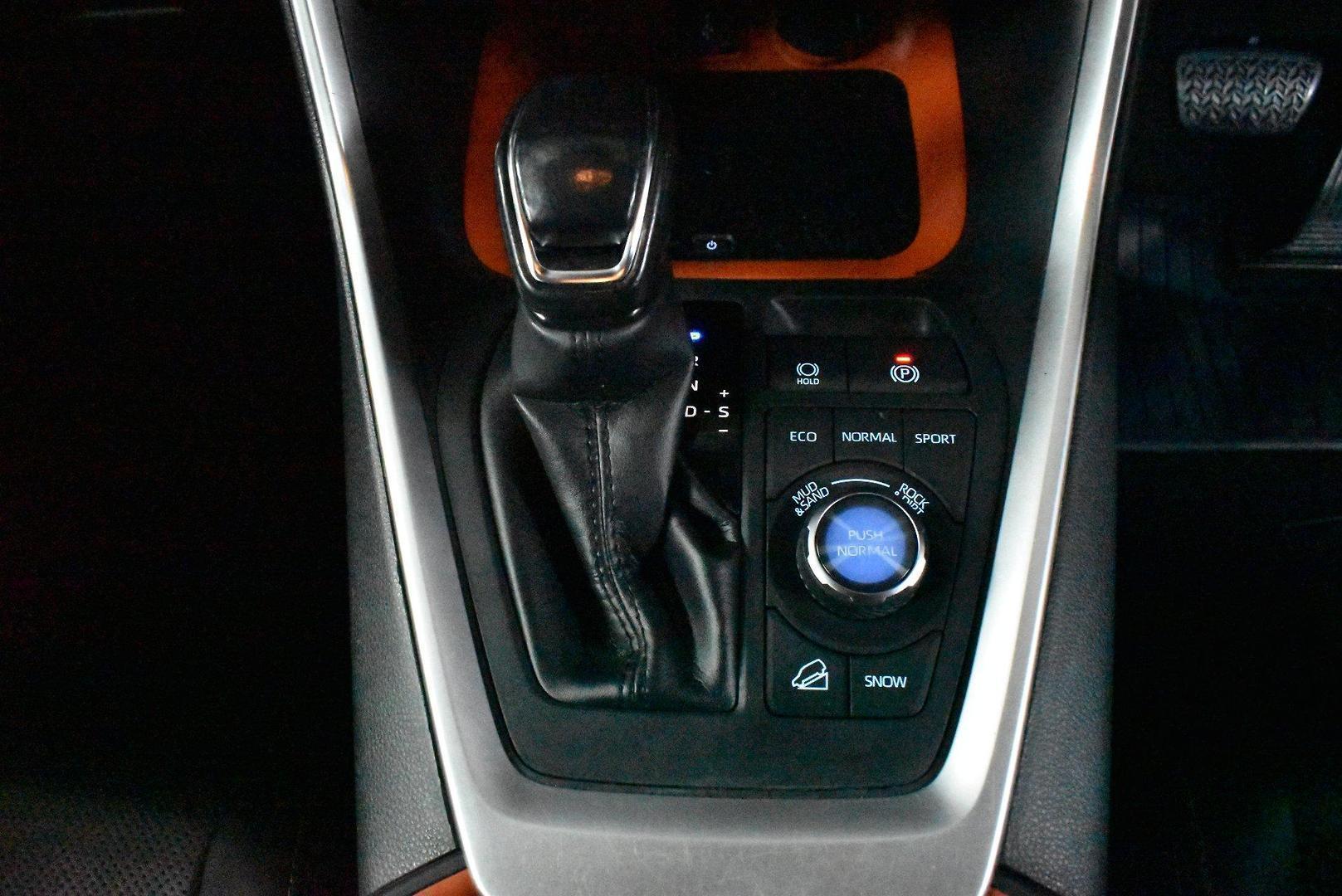 2020 Toyota RAV4 Edge — photo 20