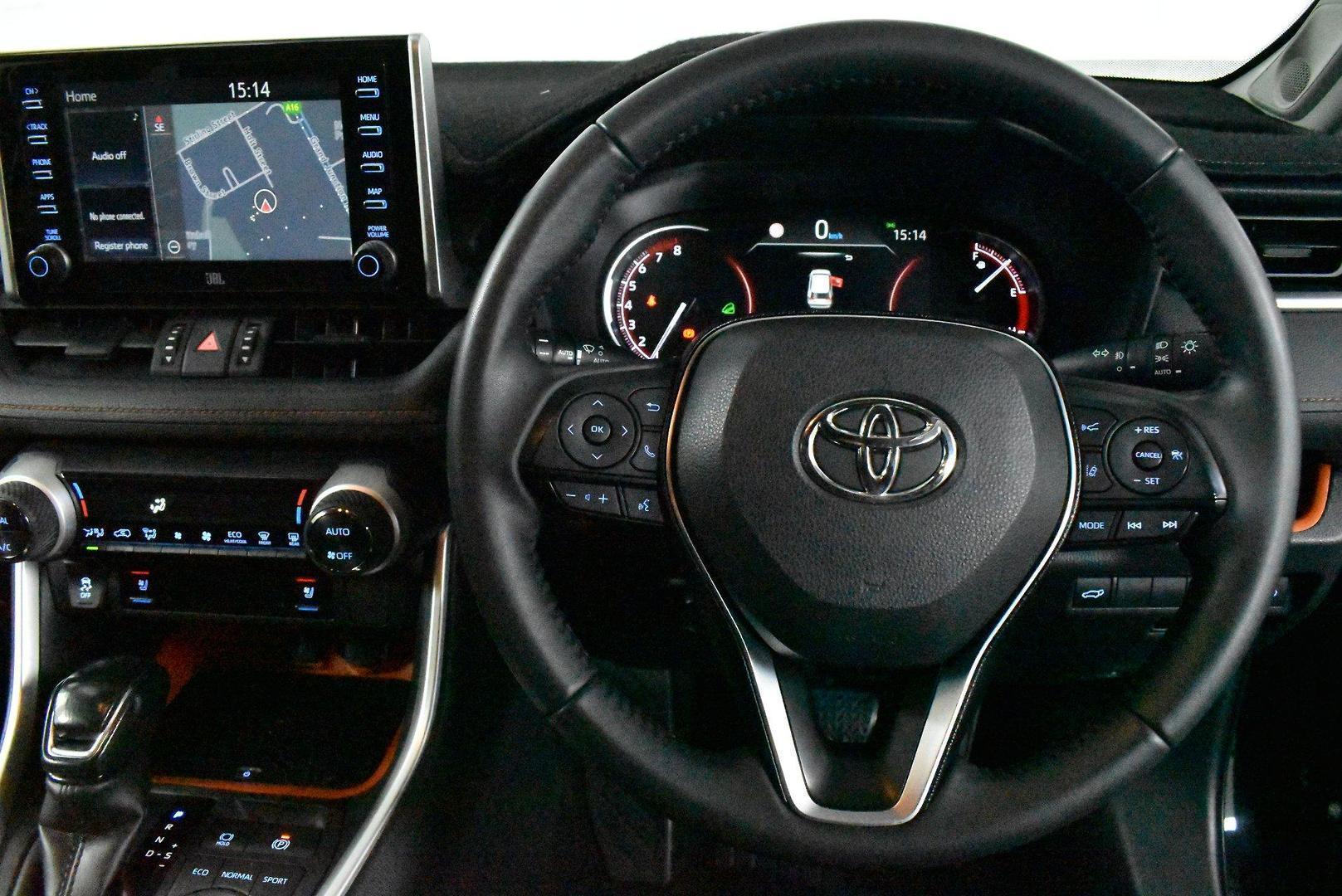 2020 Toyota RAV4 Edge — photo 5