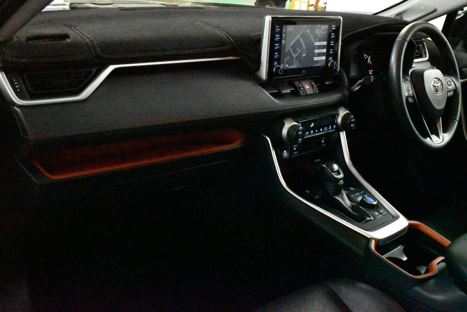 2020 Toyota RAV4 Edge — photo 6