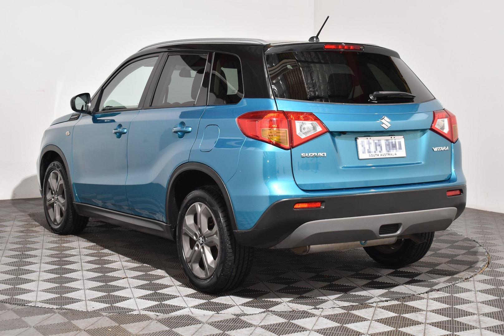 2017 Suzuki Vitara RTS — photo 2