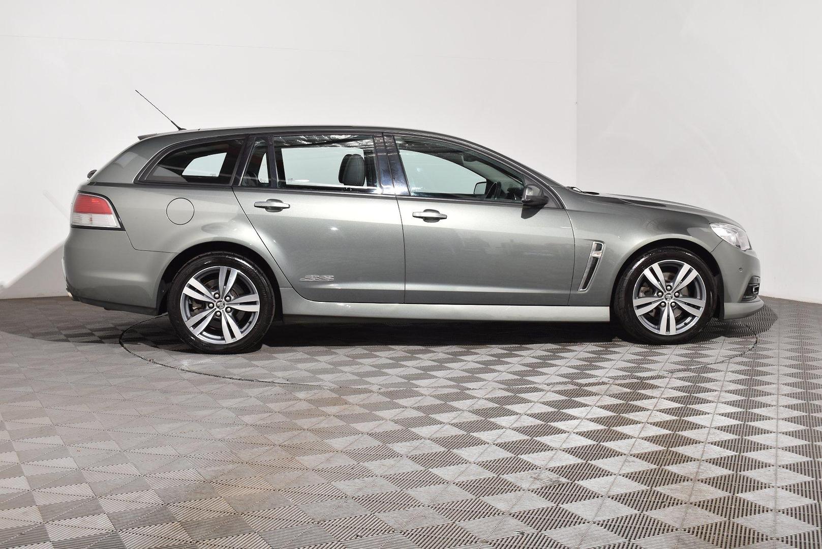 2015 Holden Commodore SS — photo 10