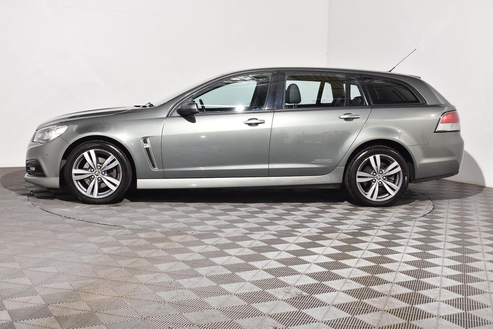 2015 Holden Commodore SS — photo 11
