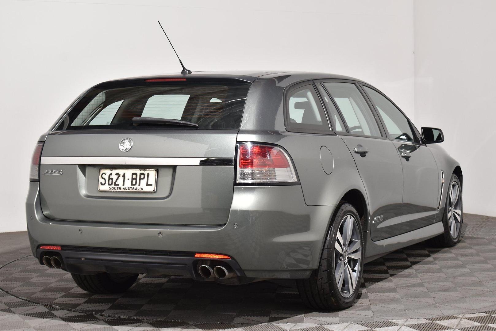 2015 Holden Commodore SS — photo 2