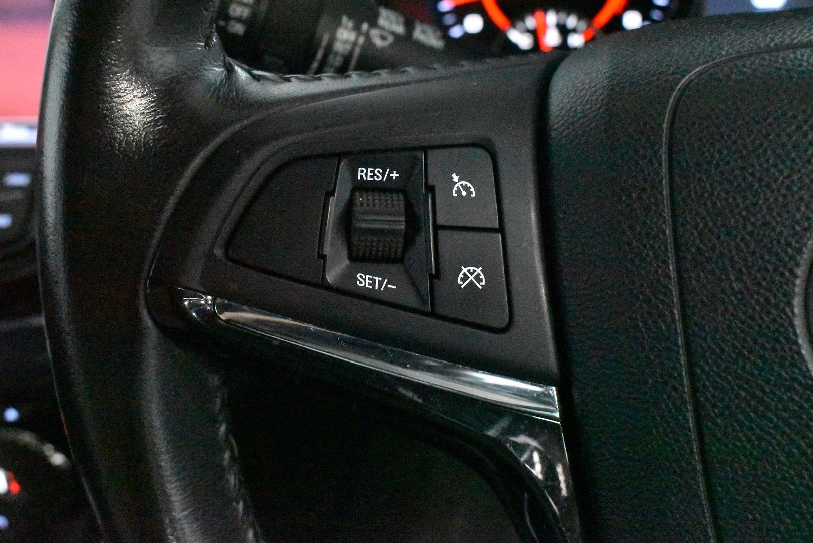 2015 Holden Commodore SS — photo 21