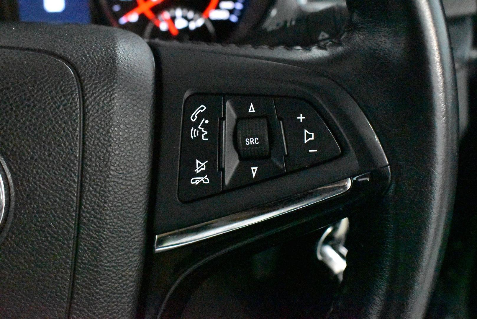 2015 Holden Commodore SS — photo 22