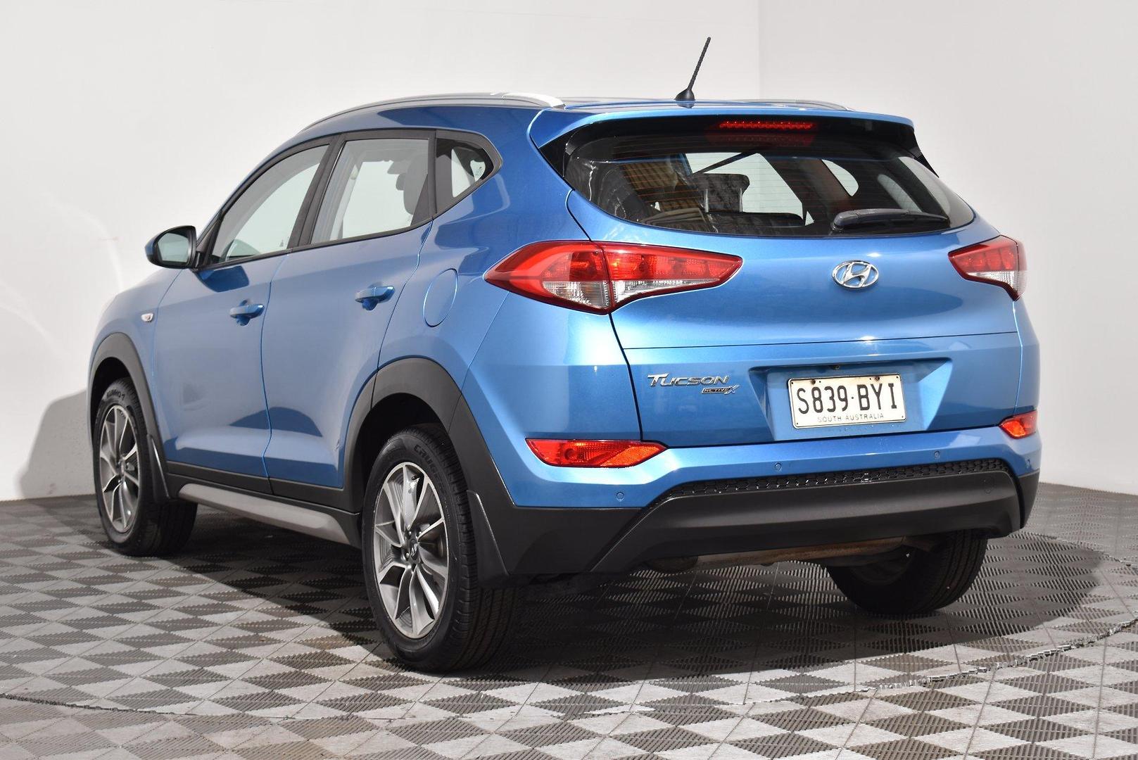 2017 Hyundai Tucson Active X — photo 2