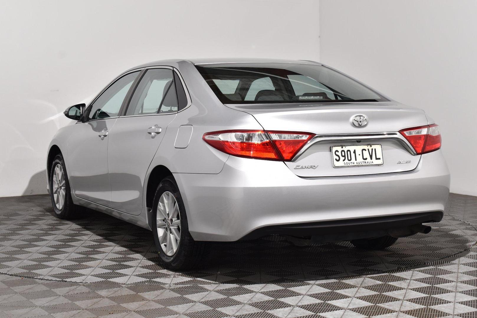 2017 Toyota Camry Altise — photo 2