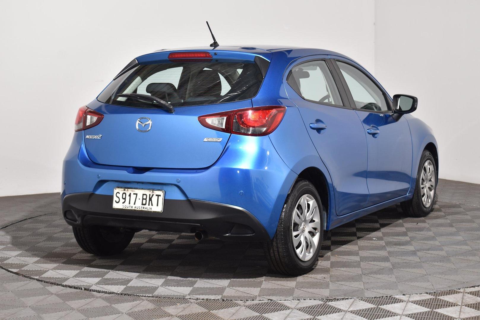 2016 Mazda 2 Neo — photo 14