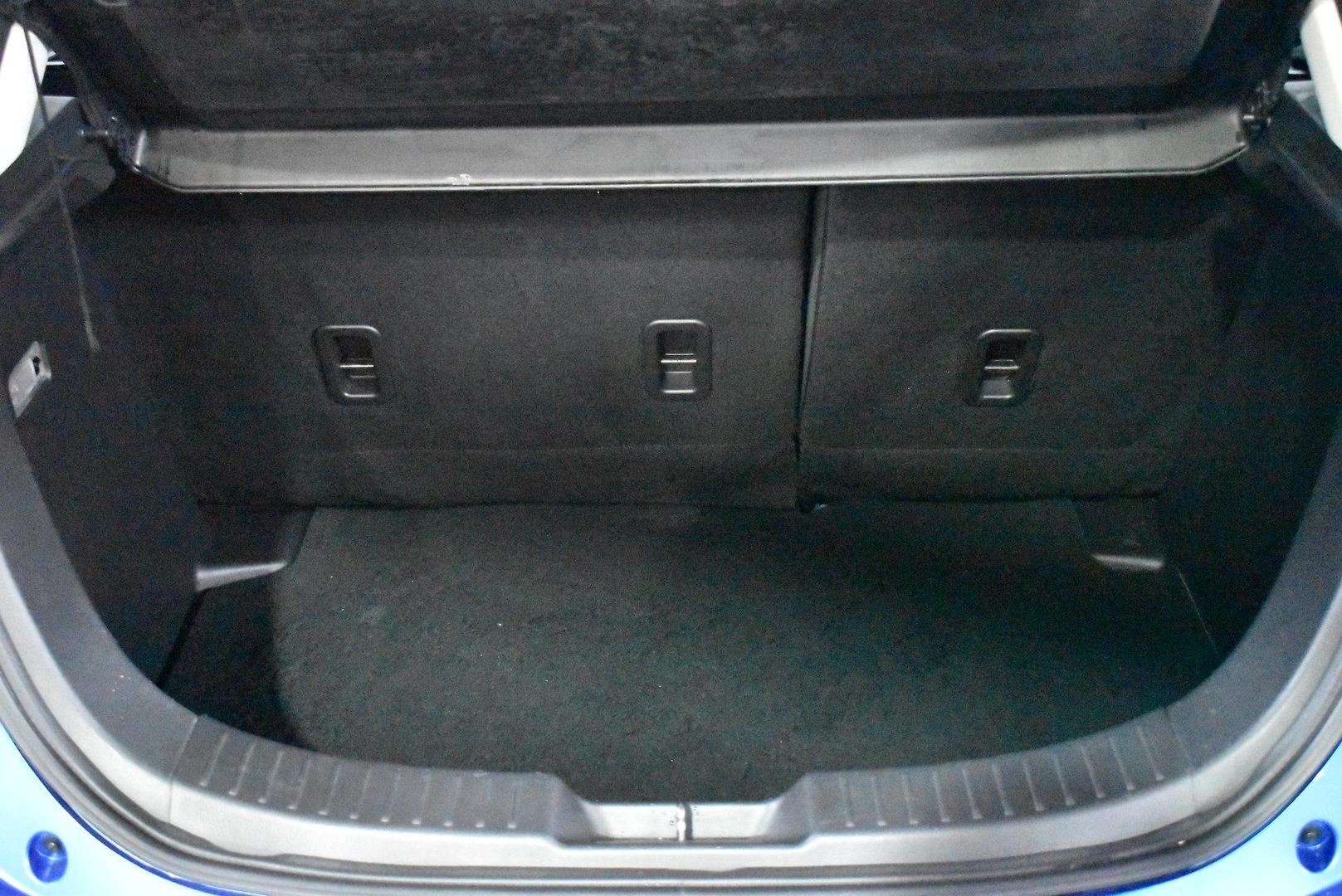 2016 Mazda 2 Neo — photo 16