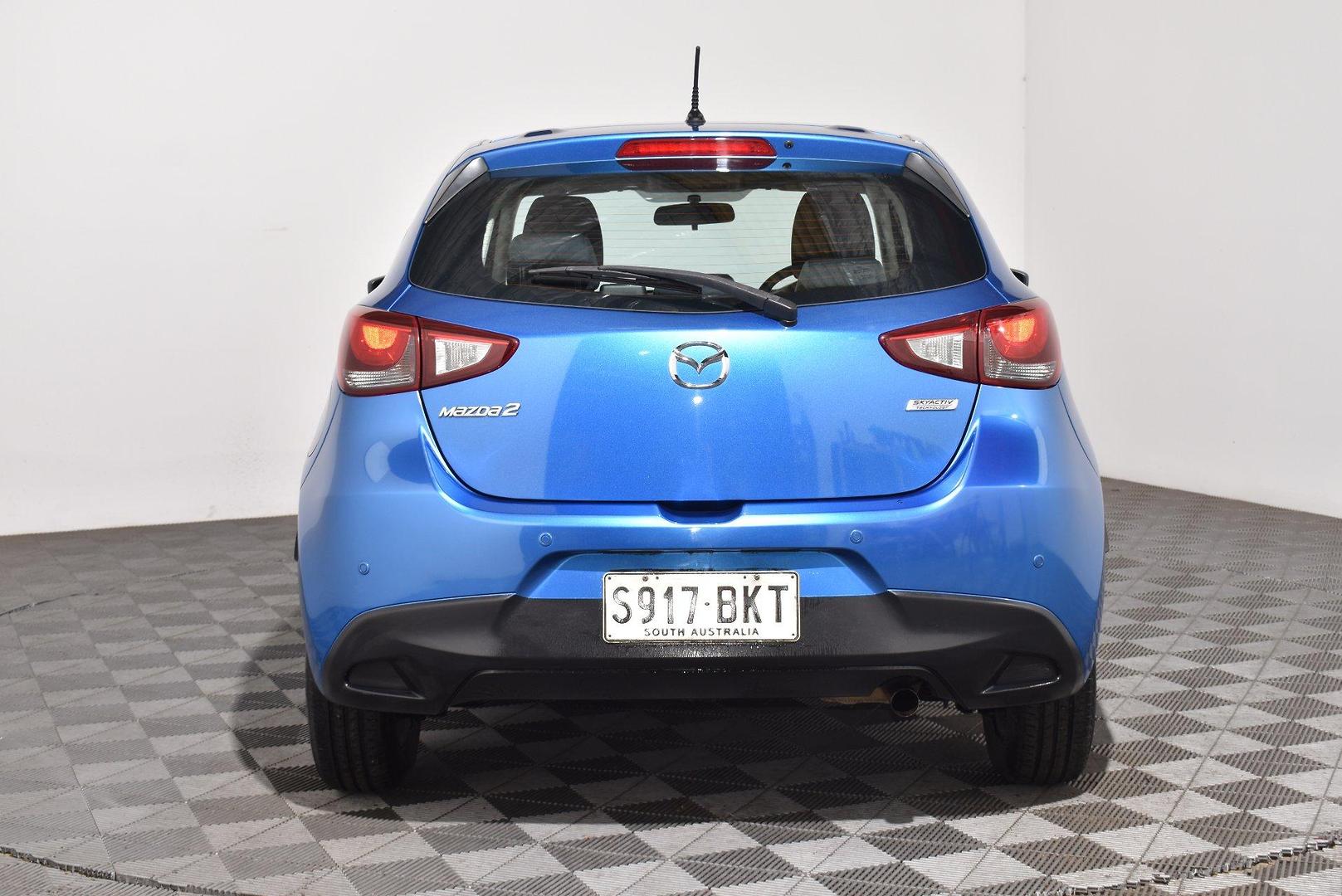 2016 Mazda 2 Neo — photo 4