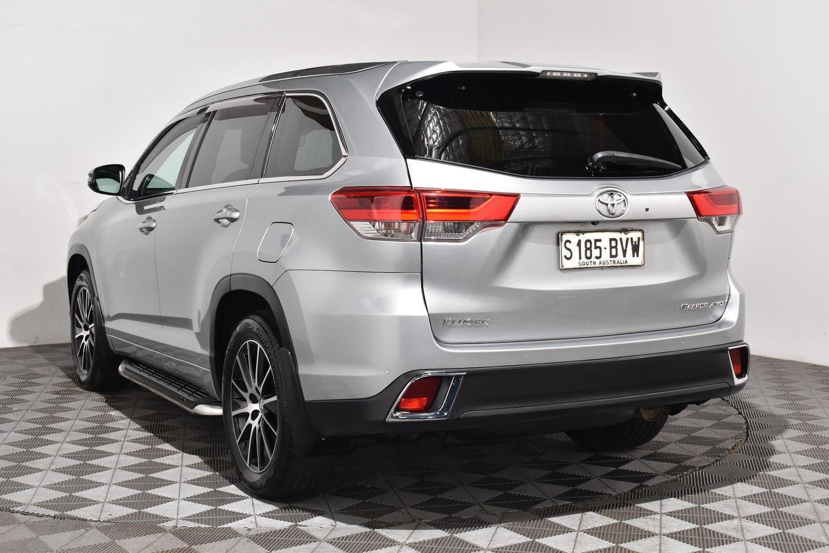 2018 Toyota Kluger Grande — photo 2