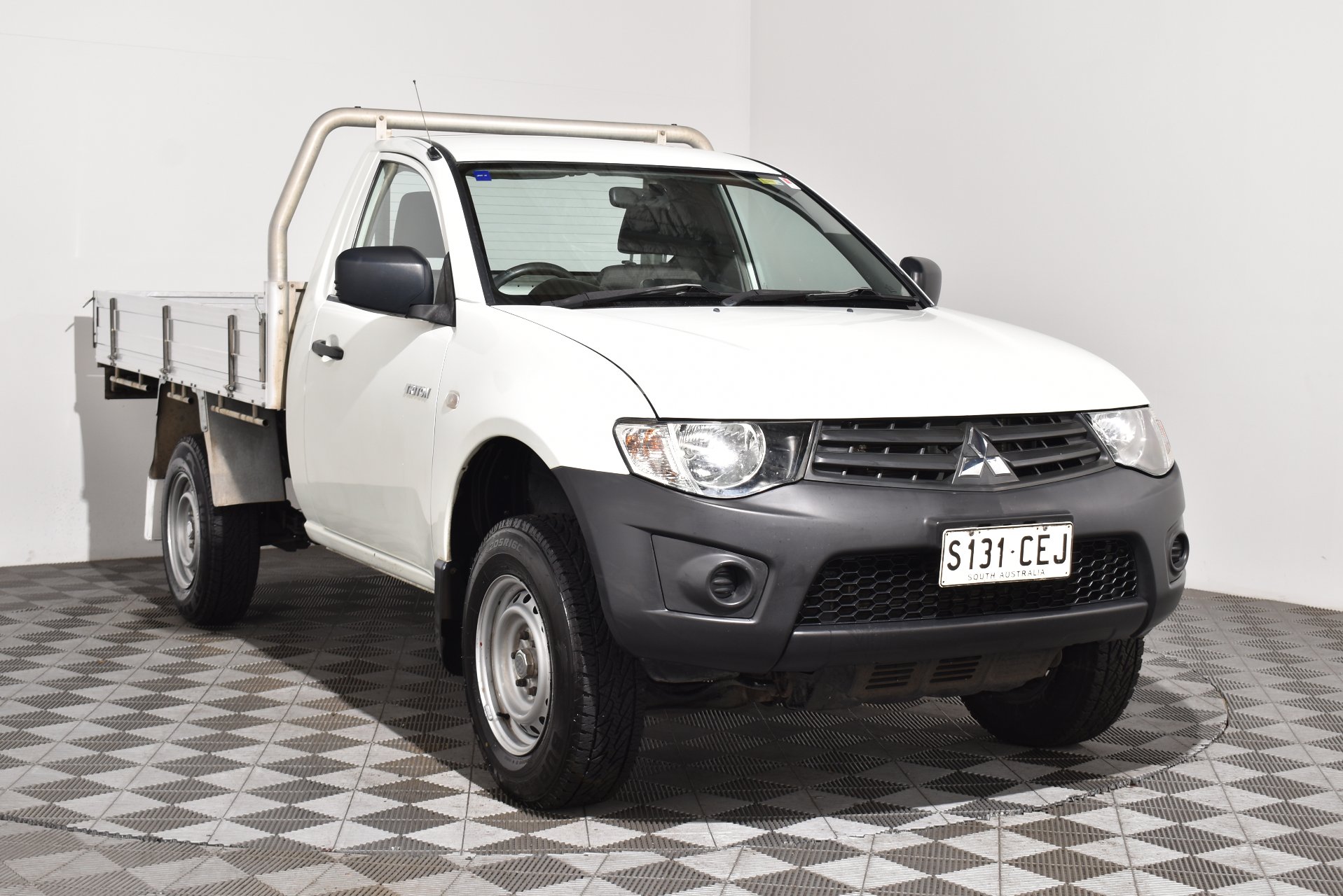 2014 Mitsubishi Triton GL — photo 1