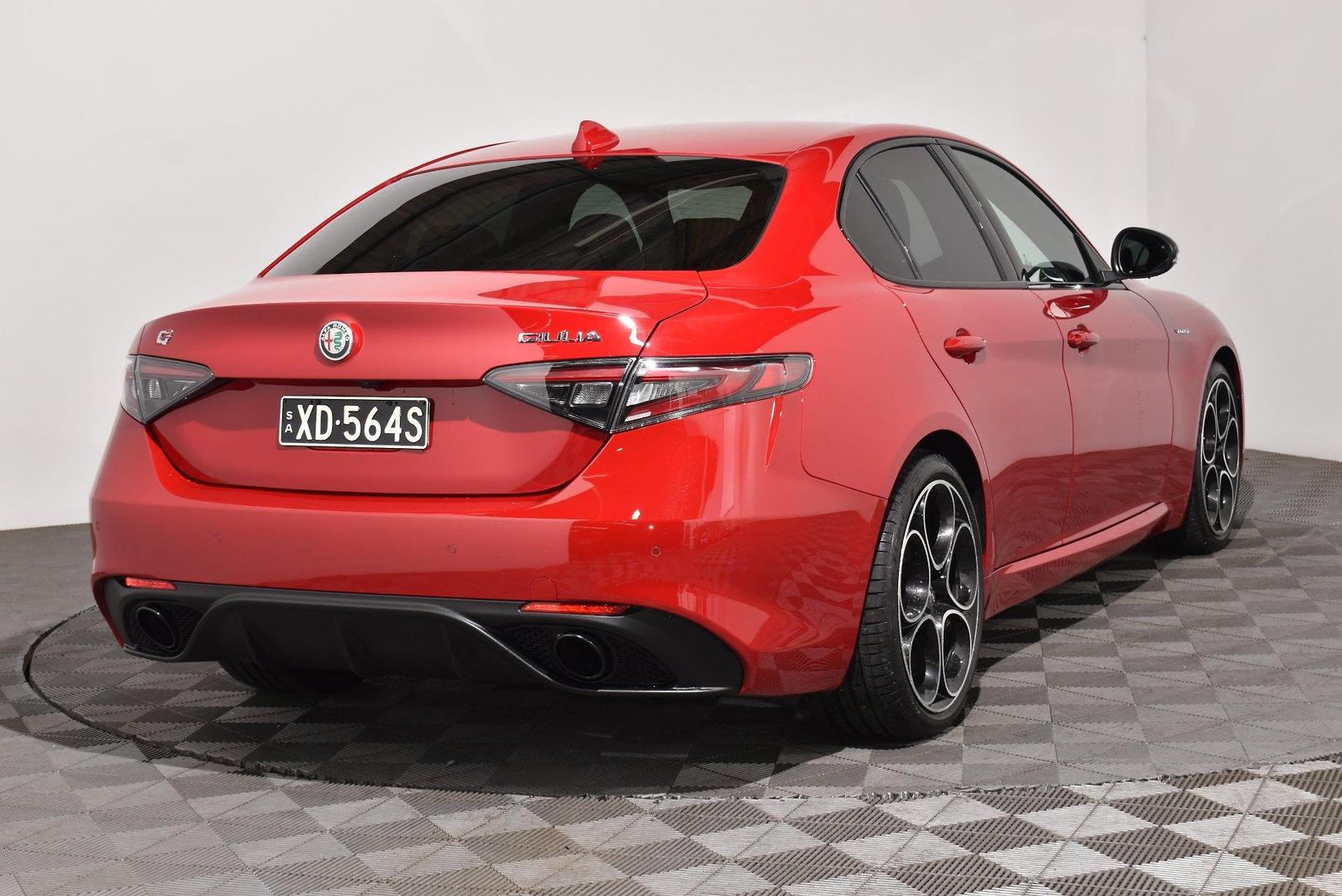 2023 Alfa Romeo Giulia Veloce — photo 14