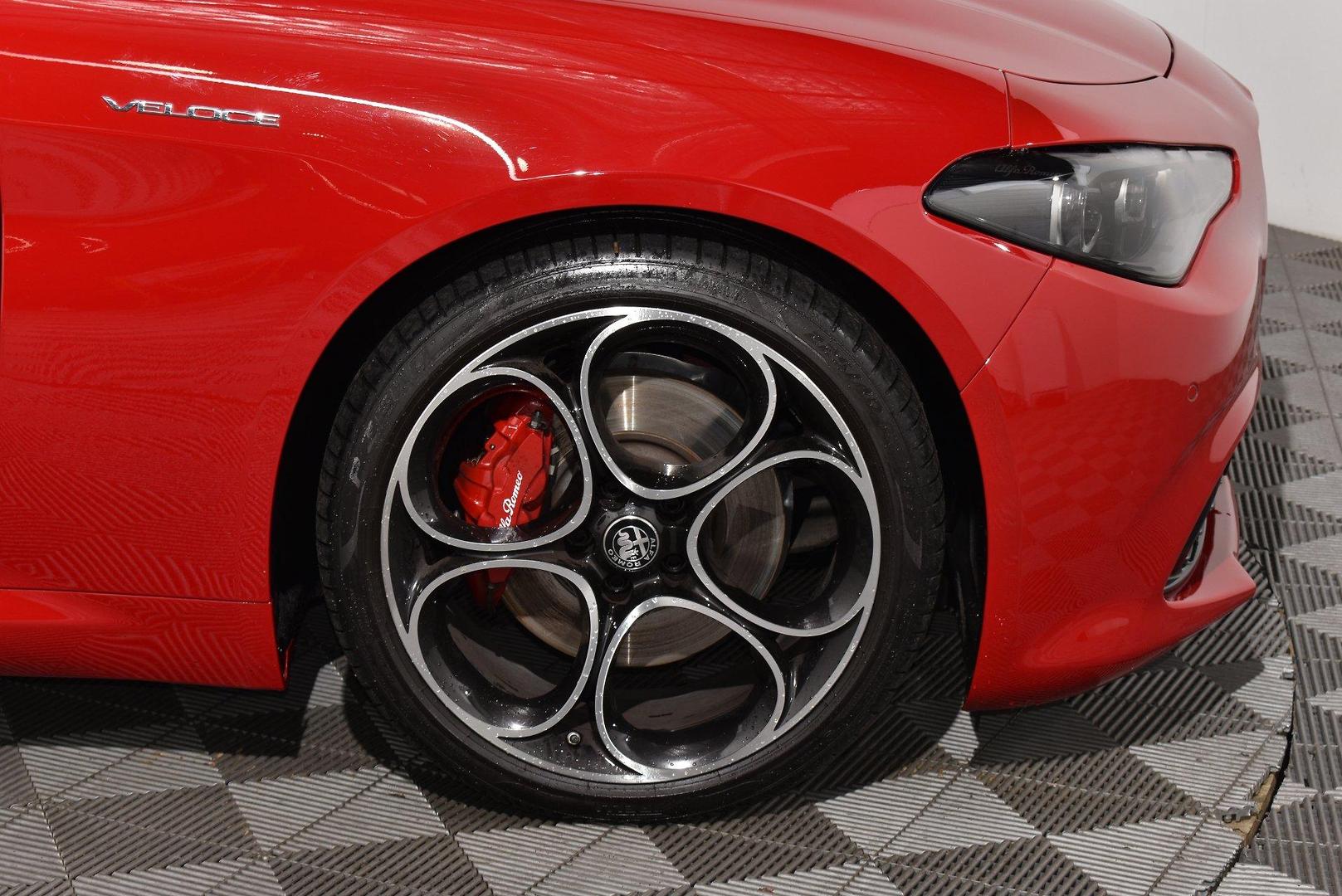 2023 Alfa Romeo Giulia Veloce — photo 18