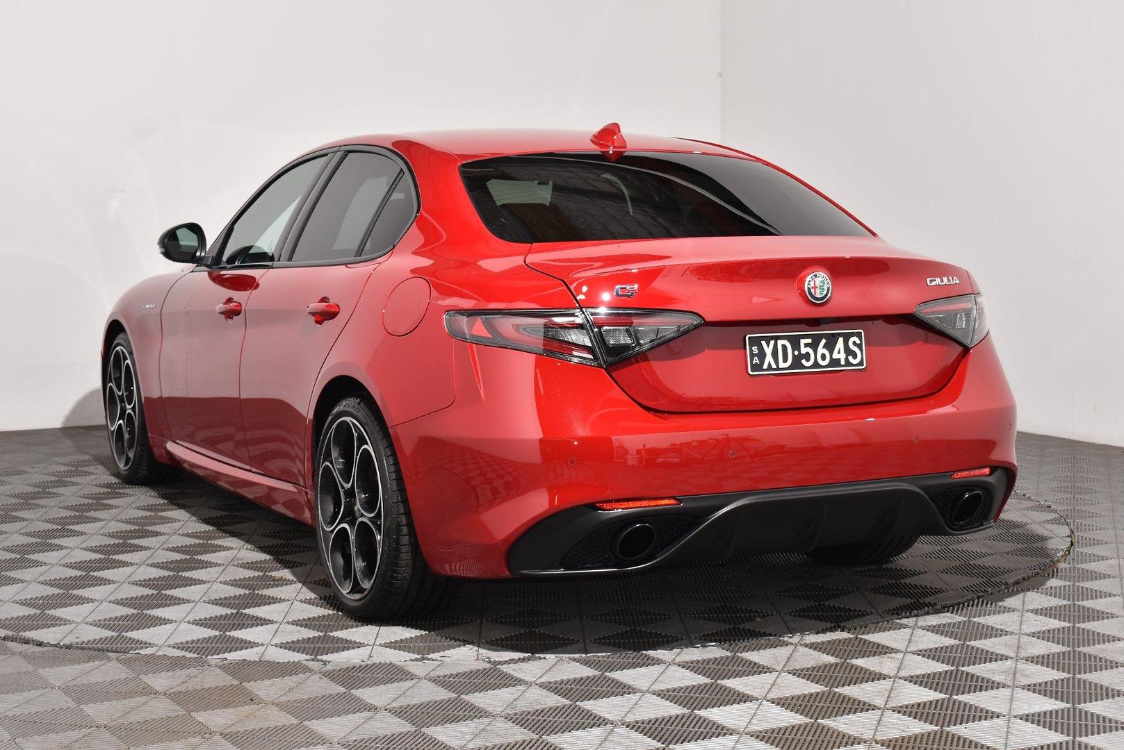 2023 Alfa Romeo Giulia Veloce — photo 2