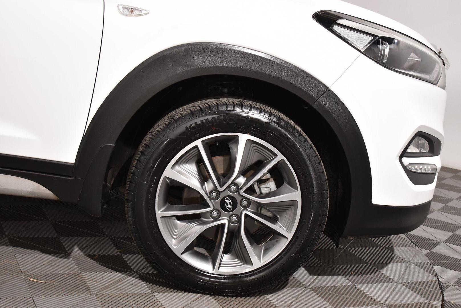 2017 Hyundai Tucson Active X — photo 18
