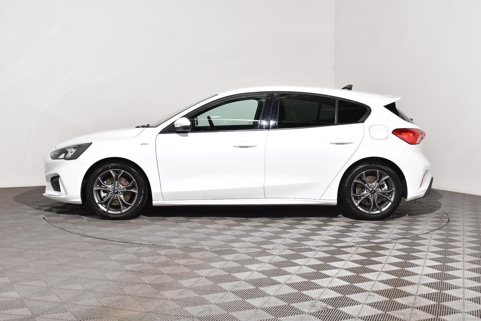 2020 Ford Focus STLine — photo 10