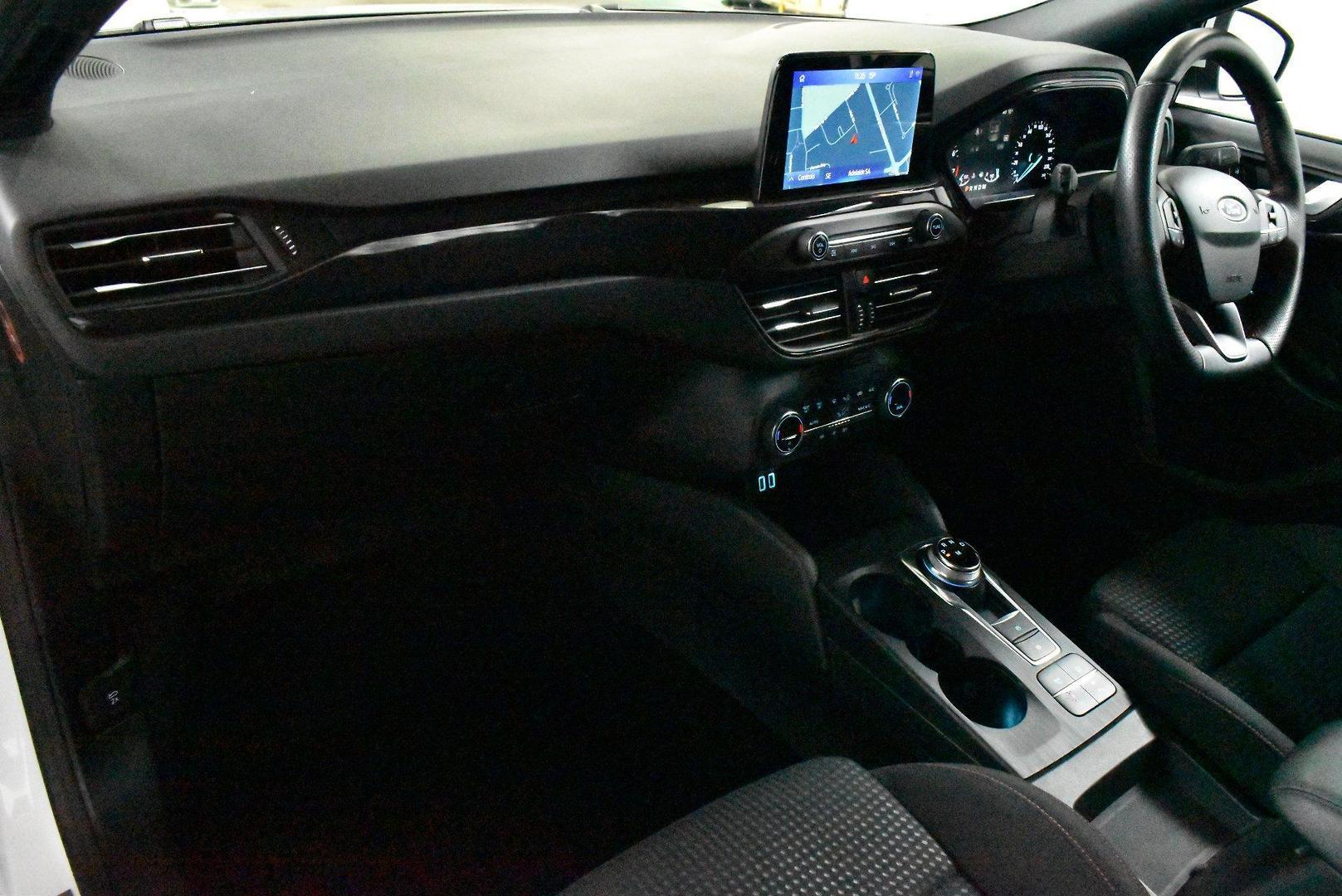2020 Ford Focus STLine — photo 6