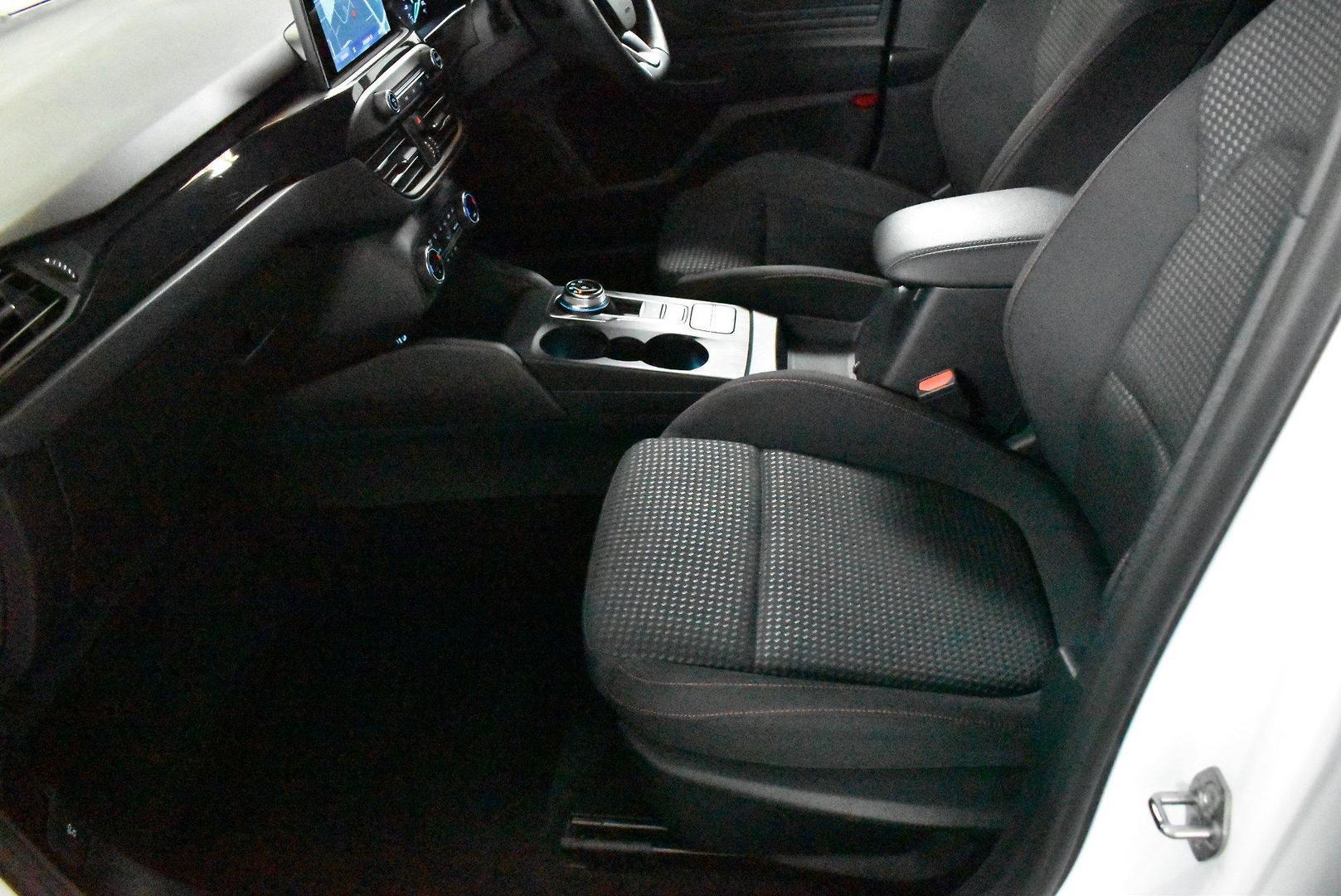 2020 Ford Focus STLine — photo 7