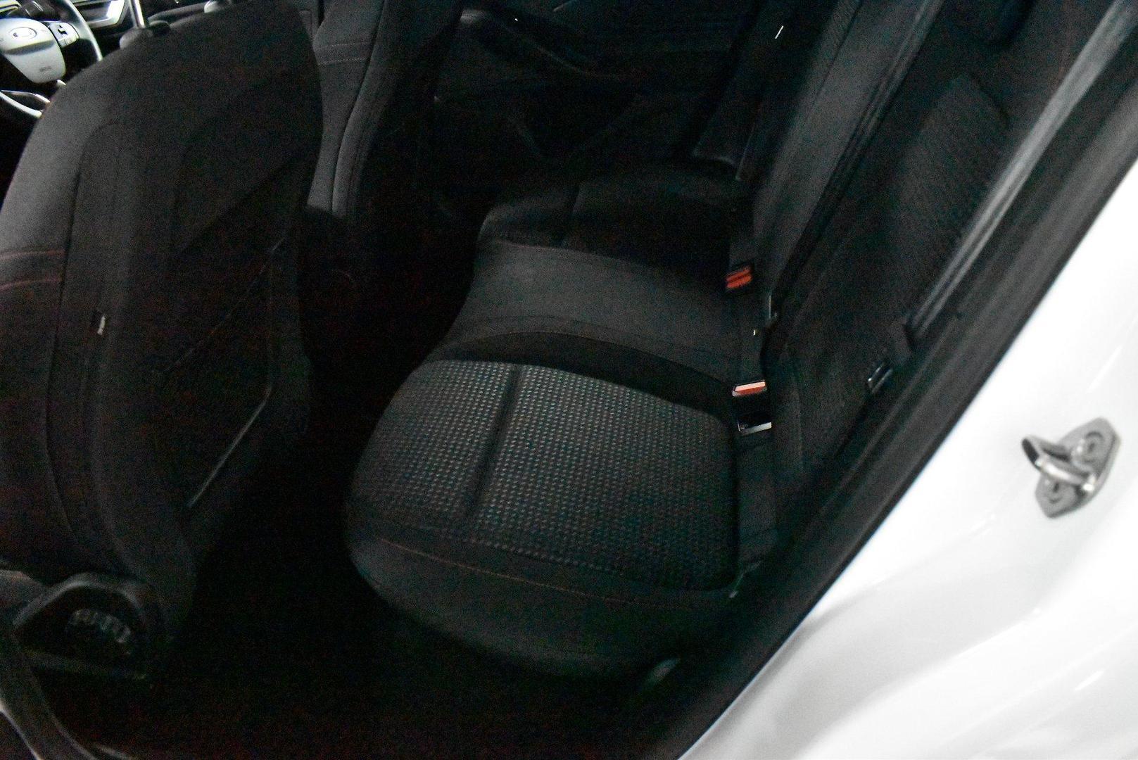 2020 Ford Focus STLine — photo 8