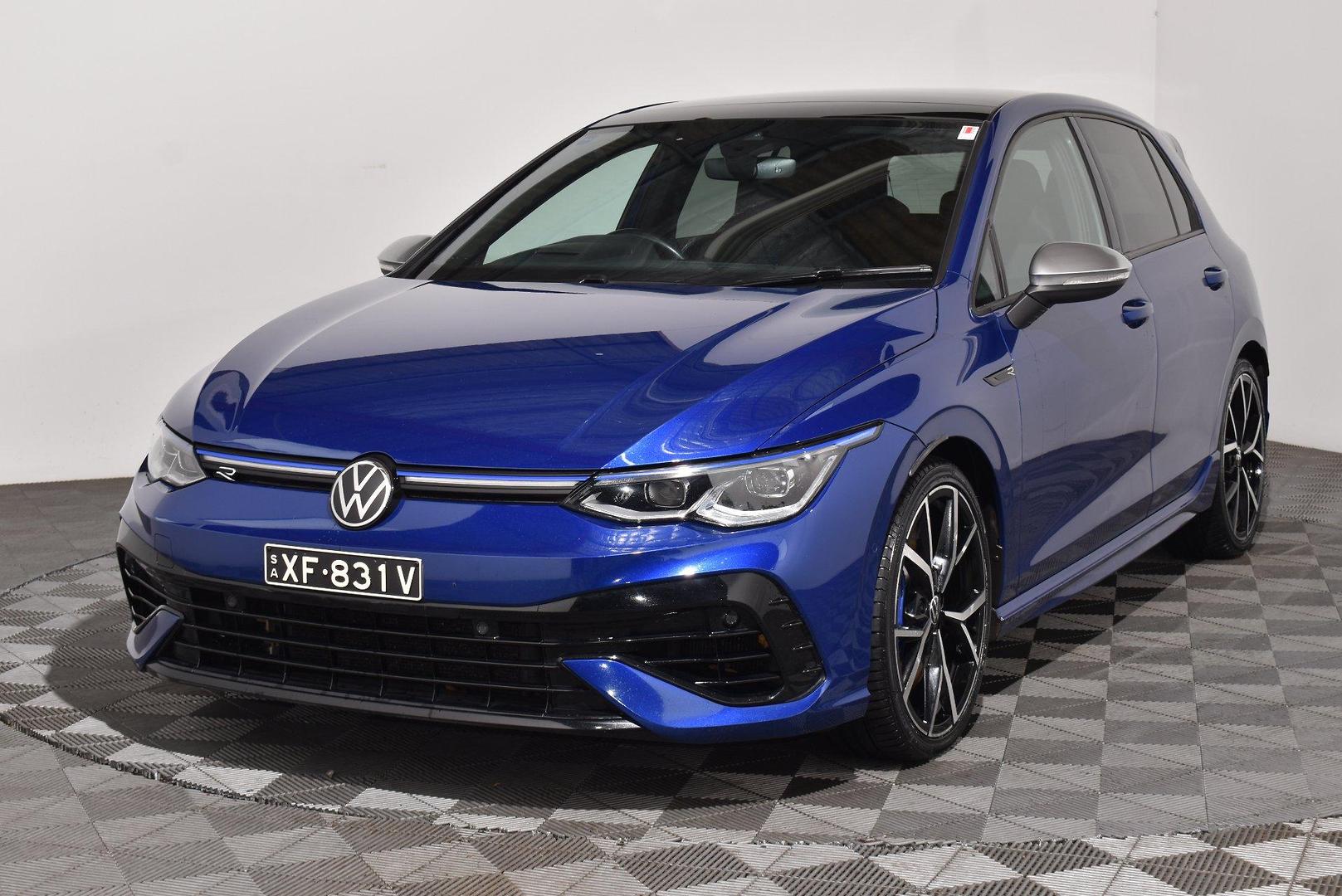 2022 Volkswagen Golf R — photo 12