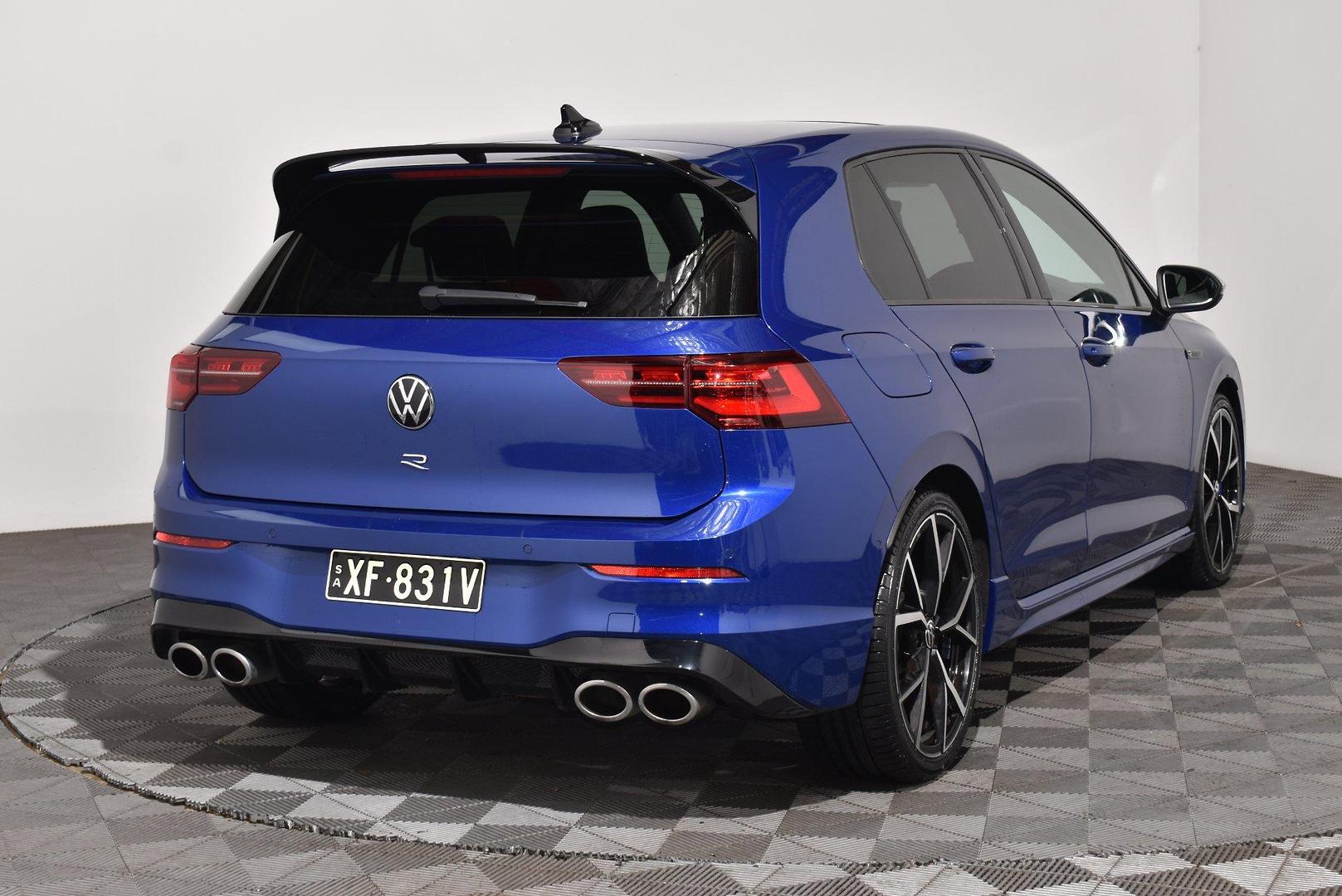 2022 Volkswagen Golf R — photo 13