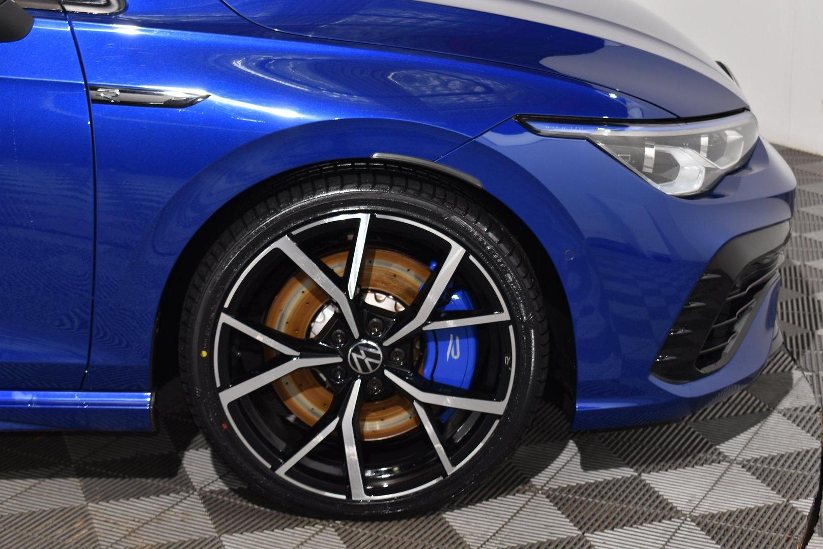 2022 Volkswagen Golf R — photo 18