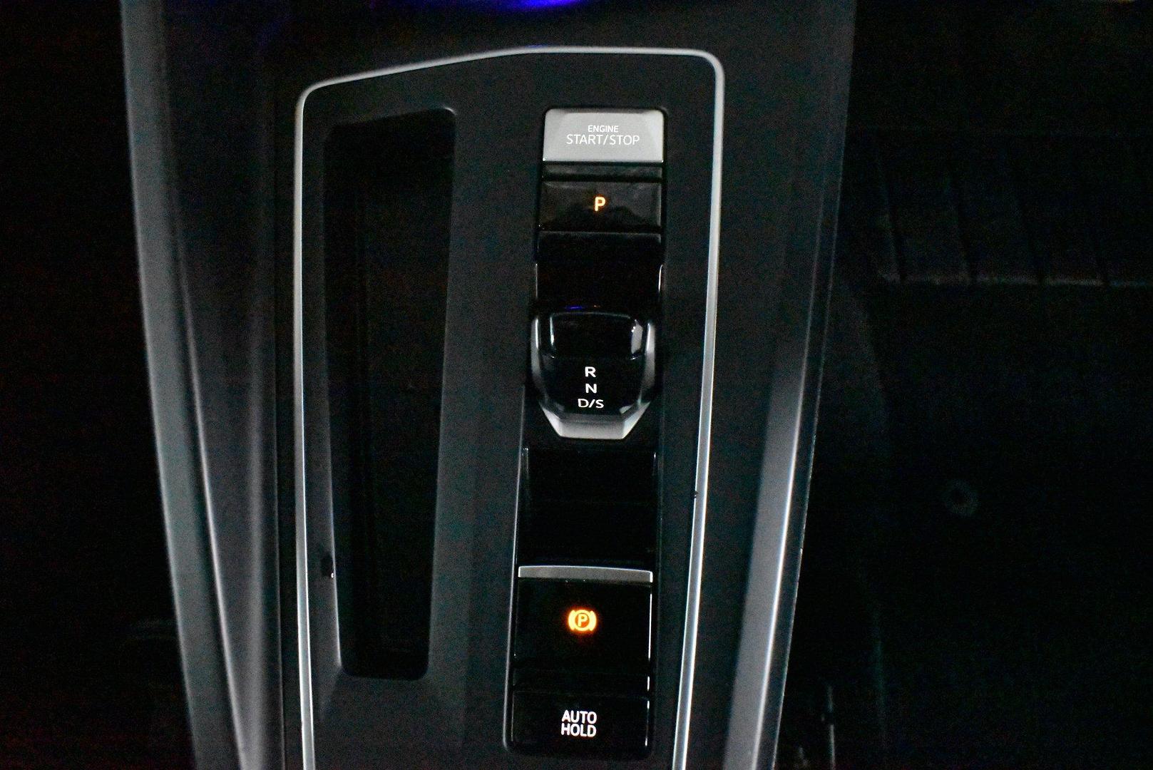 2022 Volkswagen Golf R — photo 20