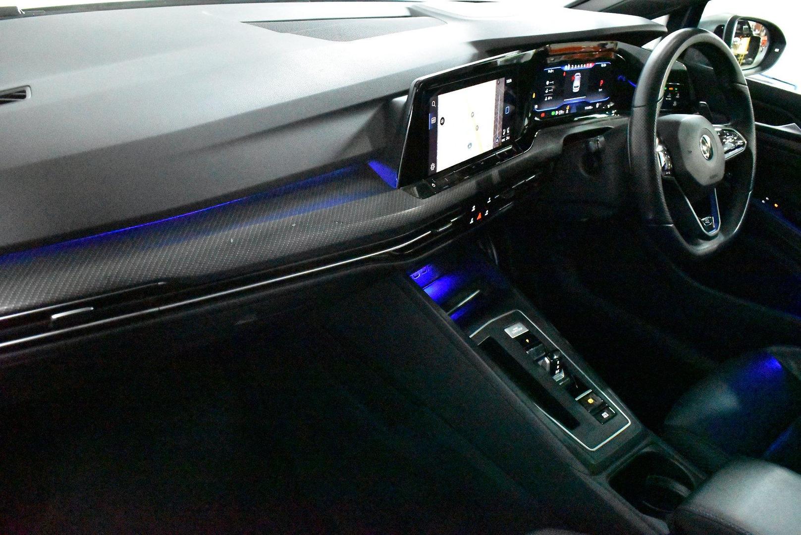 2022 Volkswagen Golf R — photo 6