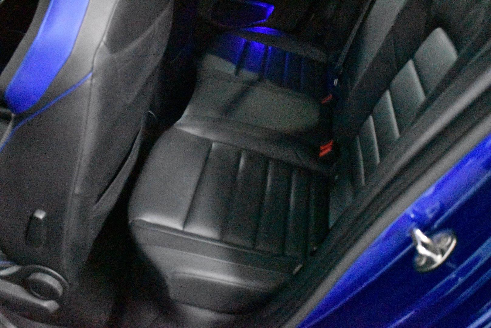 2022 Volkswagen Golf R — photo 8