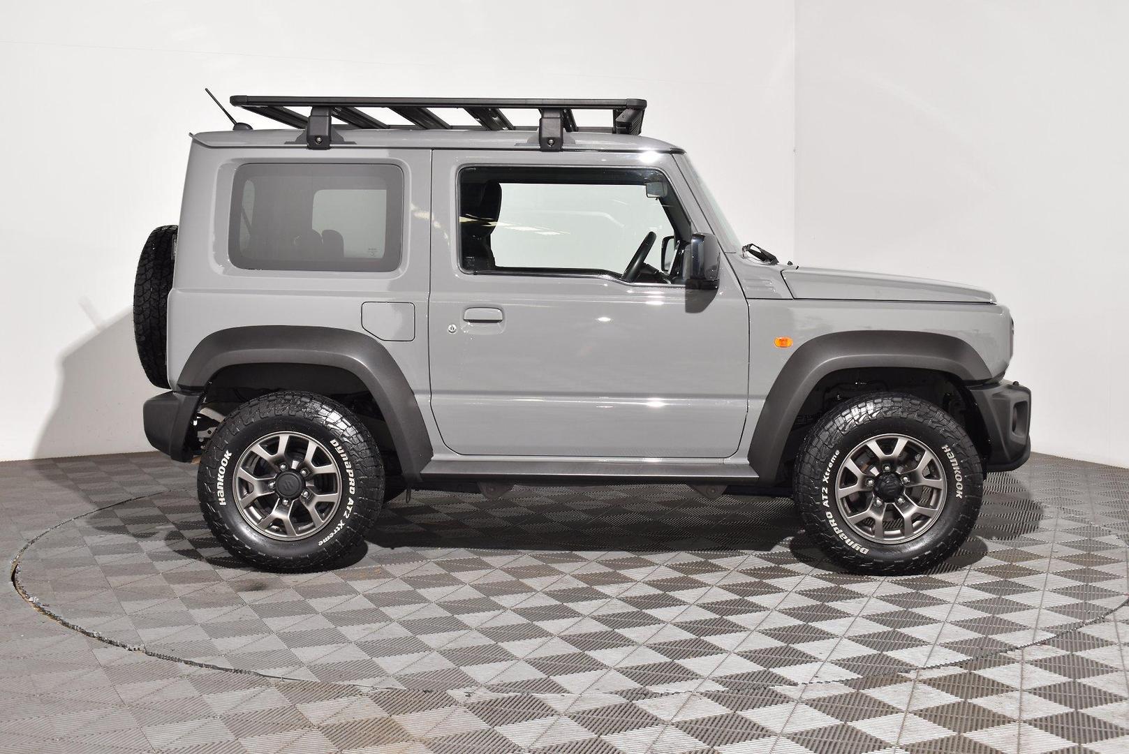 2022 Suzuki Jimny — photo 10