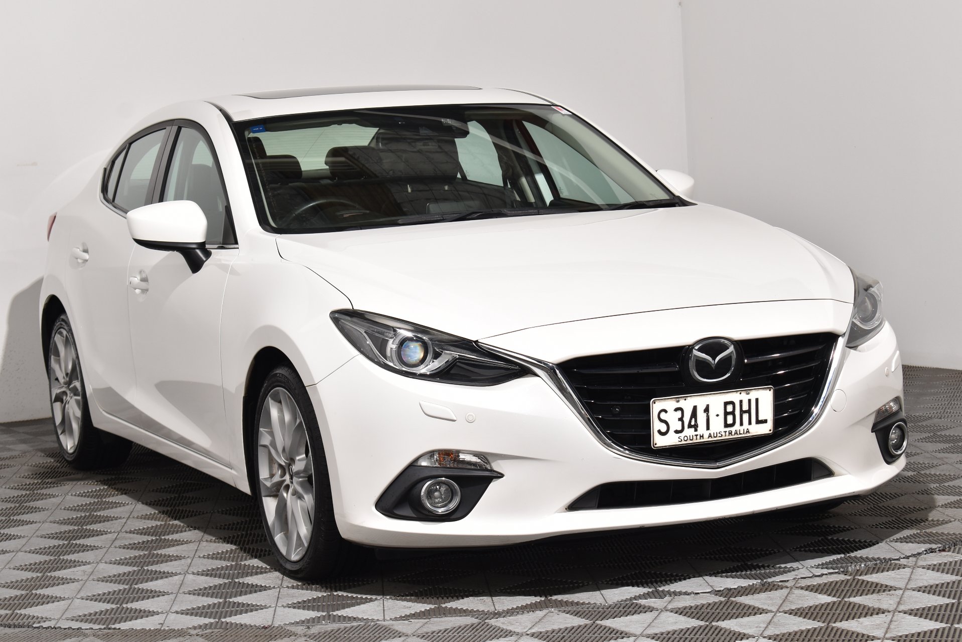 2014 Mazda 3 SP25 Astina — photo 1
