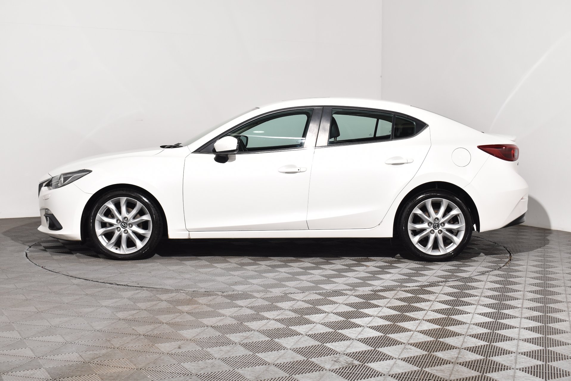 2014 Mazda 3 SP25 Astina — photo 10