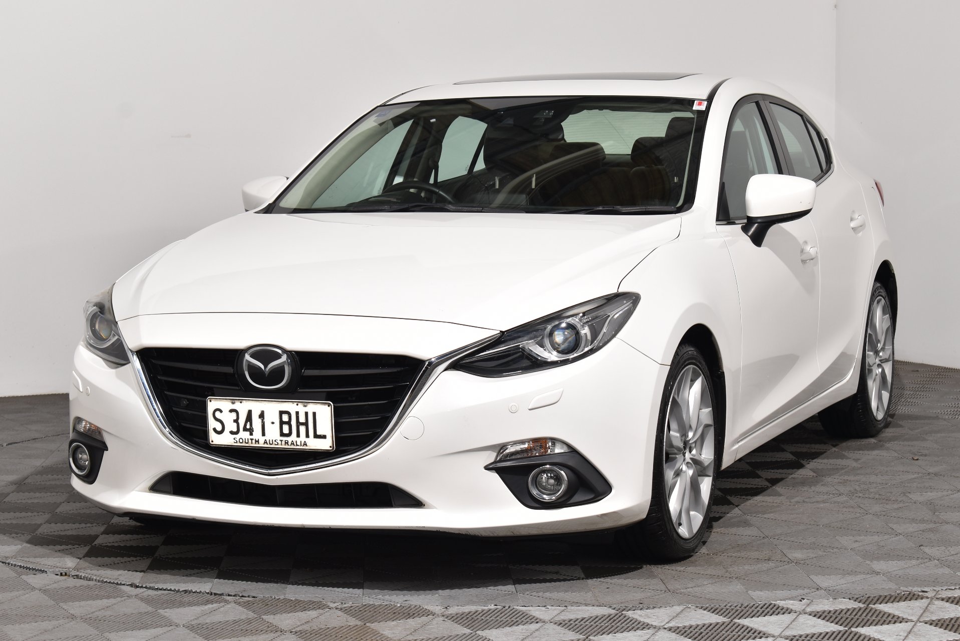 2014 Mazda 3 SP25 Astina — photo 12