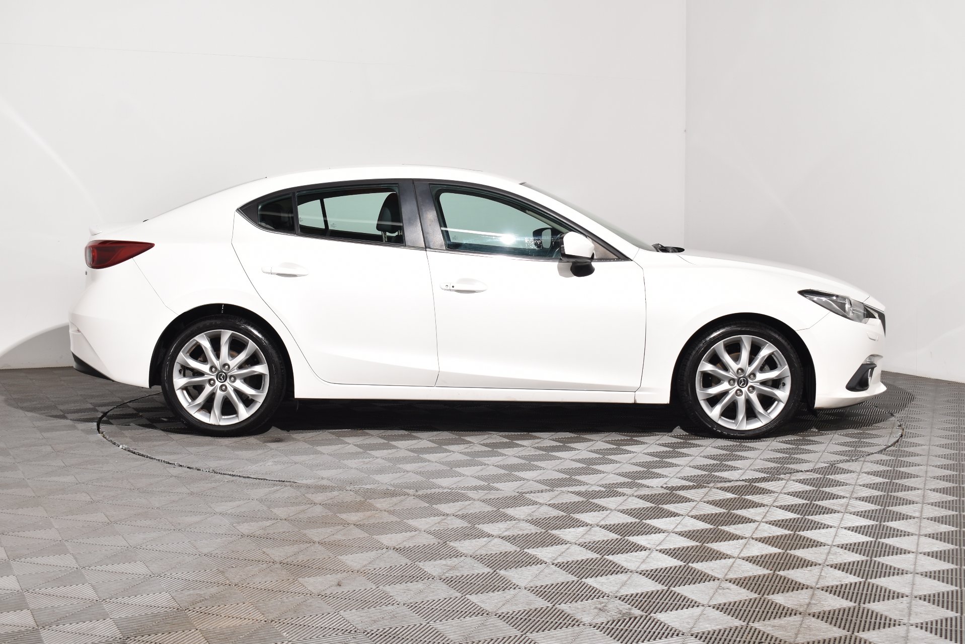 2014 Mazda 3 SP25 Astina — photo 9