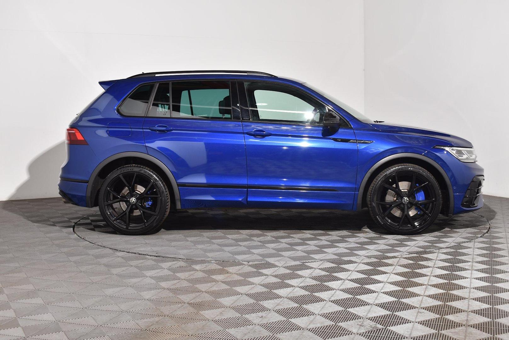 2023 Volkswagen Tiguan R — photo 10